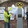 „Monumentul prostiei” a fost inaugurat la Brăila. Politicienii au lipsit de la ceremonie: „Mi-ar fi plăcut să fie aici”