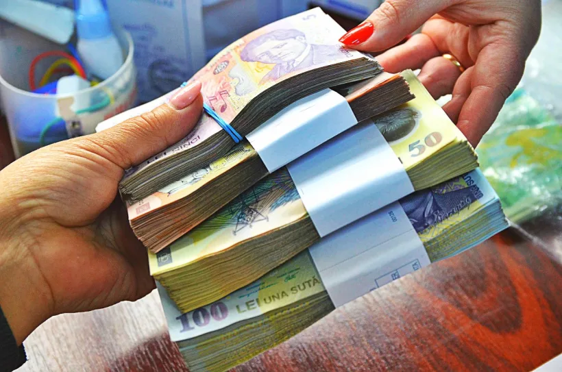 Când poate fi depășit plafonul maxim admis de numerar din casierie