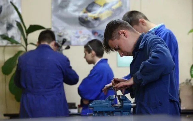 Dezvoltarea învățământului dual în România, reconfigurată