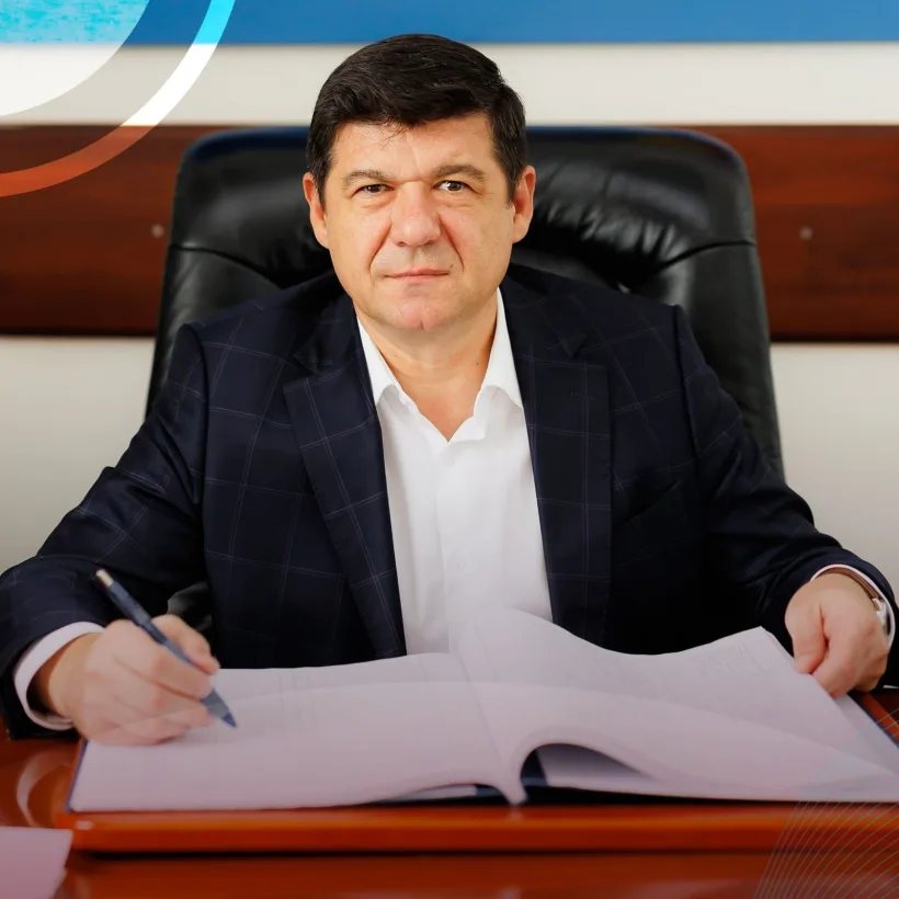 Consiliul Județean Galați îndeplinește toate obligațiile legale în ceea ce privește transportul elevilor.  Licitația pentru desemnarea operatorilor, finalizată