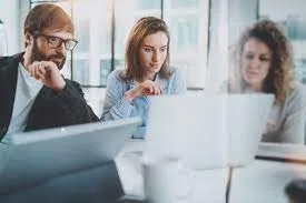 Se pregătesc proiectele pe apelul „Pedagogie digitală pentru cadrele didactice din învățământul preuniversitar”