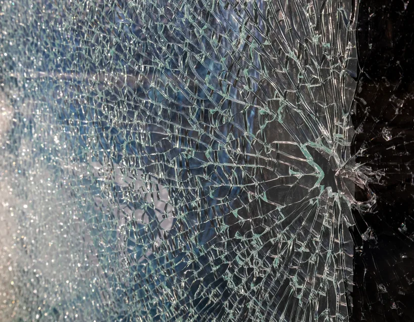 Stația smart din centrul Galațiului dotată cu Wi-Fi și camere de recunoaștere facială, vandalizată