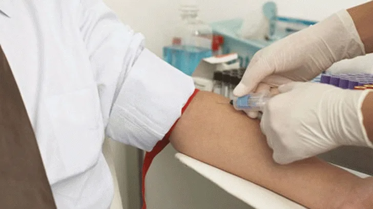 Asistentă medicală din Galaţi, reţinută: a furat bani, bunuri şi vouchere de vacanţă din dulapurile colegilor