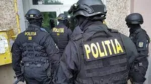 Ample percheziții într-un dosar vizând obţinerea ilegală de fonduri pentru IMM garantate de stat