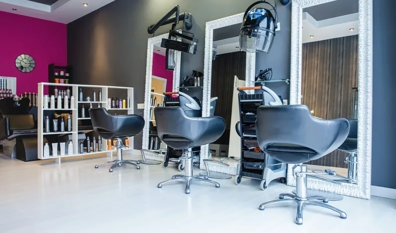 Femeie, agresată într-un salon de înfrumusețare din Tecuci
