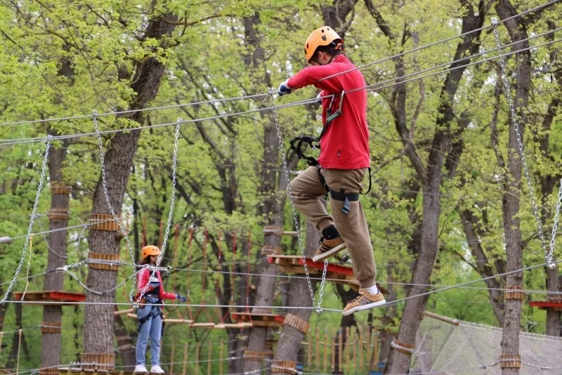 Vești bune pentru iubitorii de adrenalină! Se redeschide Parcul de Aventură „EscapeLand”