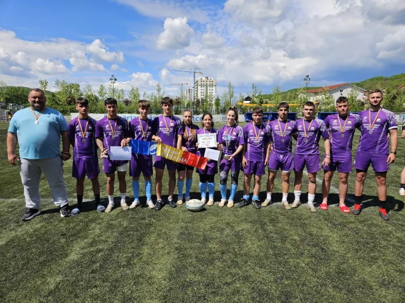 Elevii rugbiști de la „Traian Vuia” au adus la Galați medaliile de argint