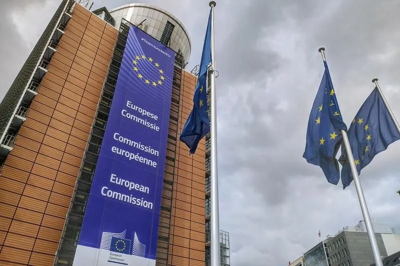 Comisarul european pentru agricultură vine în România. Se va întâlni cu fermierii români