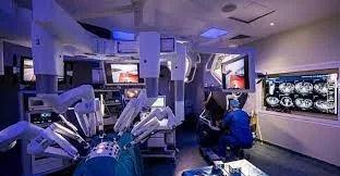 România va ajunge la peste 120 de chirurgi certificați în chirurgia robotică da Vinci™
