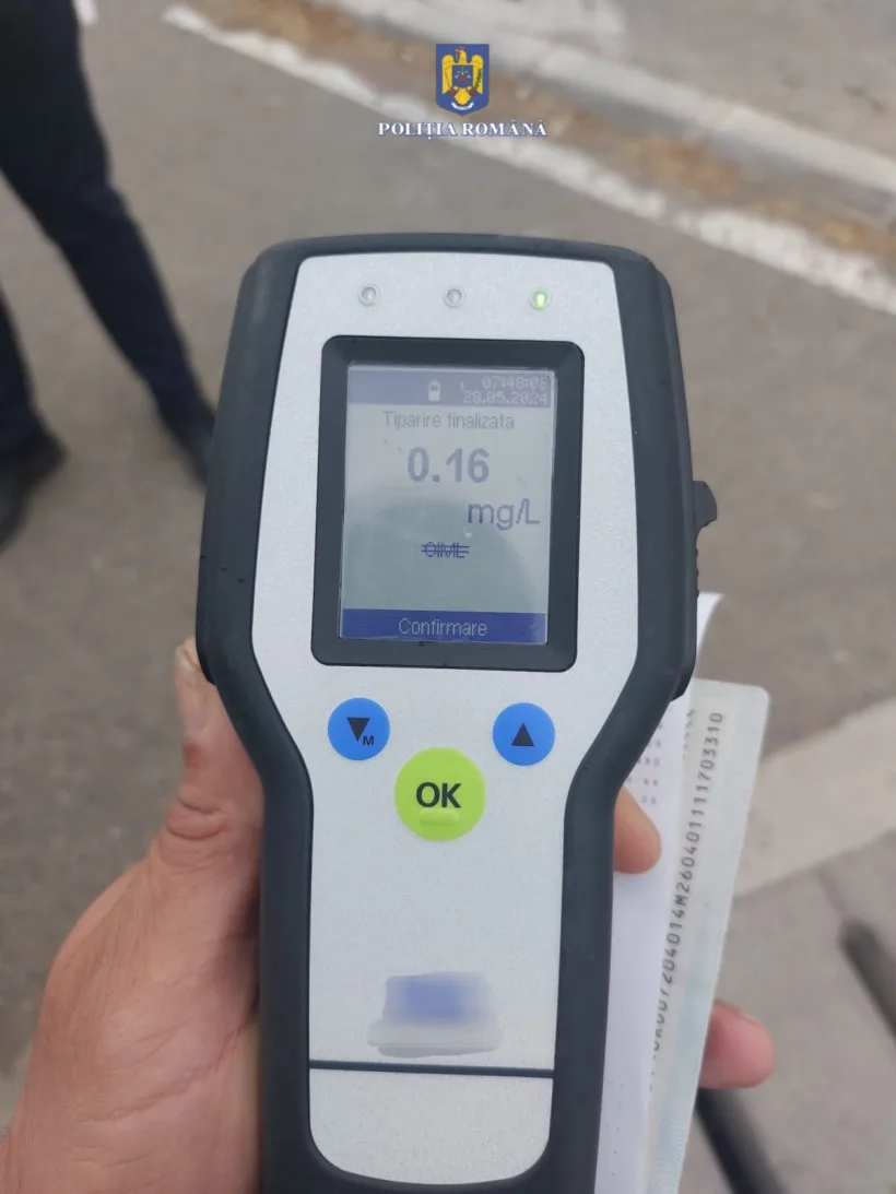 Șofer de microbuz școlar, prins beat în trafic