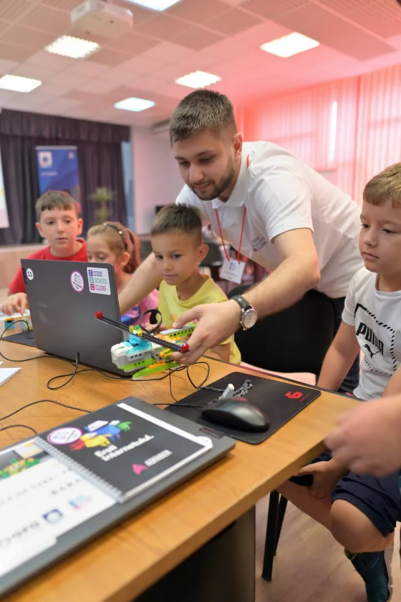 LIBERTY Galați lansează a doua ediție a Clubului de Robotică