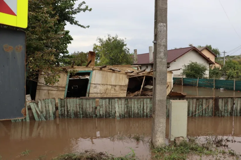 Peste 5.500 de gospodării afectate de inundații și peste 300 de oameni evacuați, în județul Galați