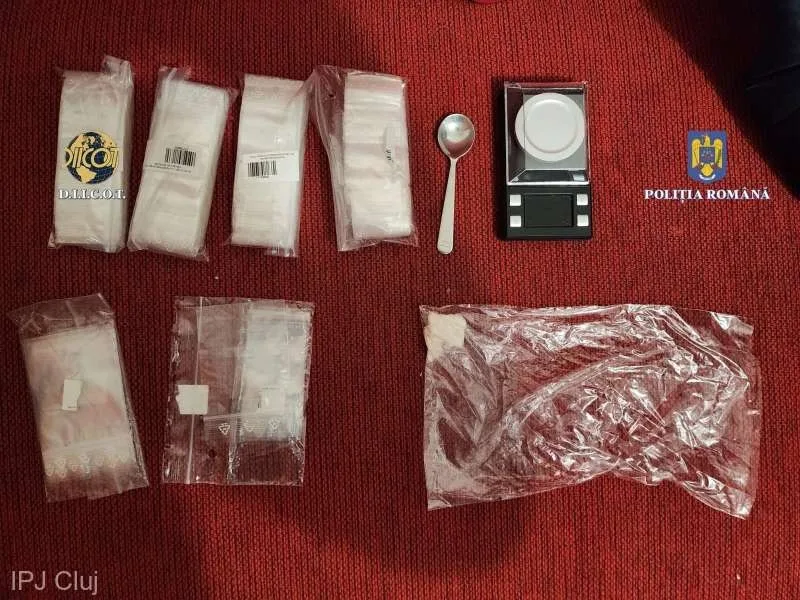 Traficanţi de droguri puşi sub control judiciar