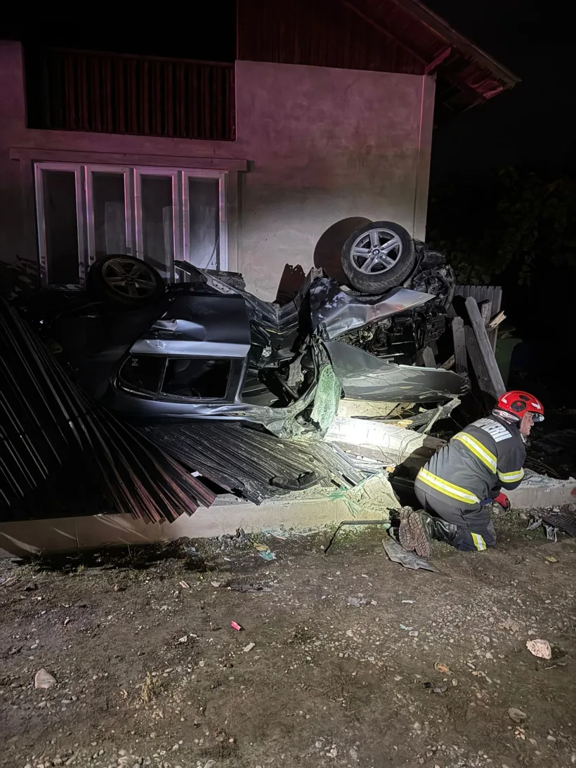 Un tânăr de 21 de ani, grav rănit într-un accident la Matca. Mașina a spart o țeavă de gaze