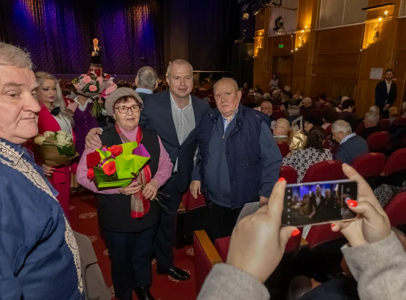 Cupluri care au împlinit 50 de ani de căsătorie, premiate