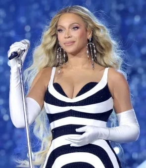 Beyoncé a fost desemnată cel mai mare star pop al secolului 21