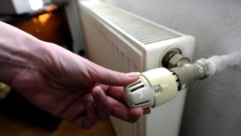 Proprietarii apartamentelor branșate la sistemul de termoficare mai au un an ca să-și monteze repartitoare