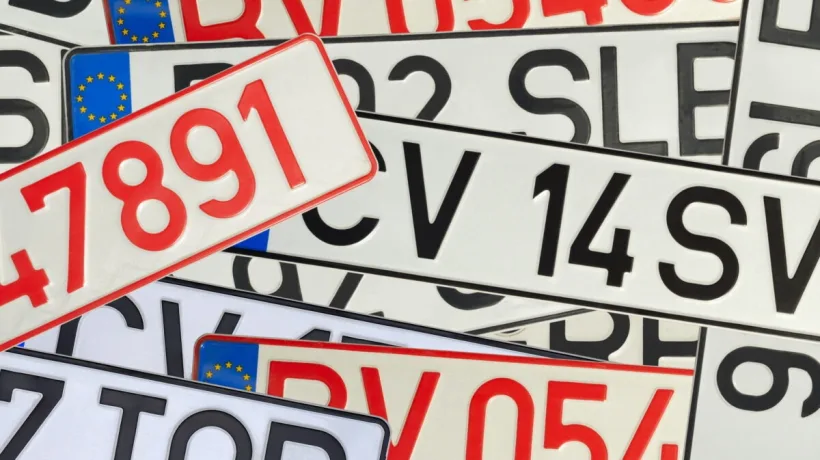Se scumpesc tarifele pentru plăcuțele de înmatriculare
