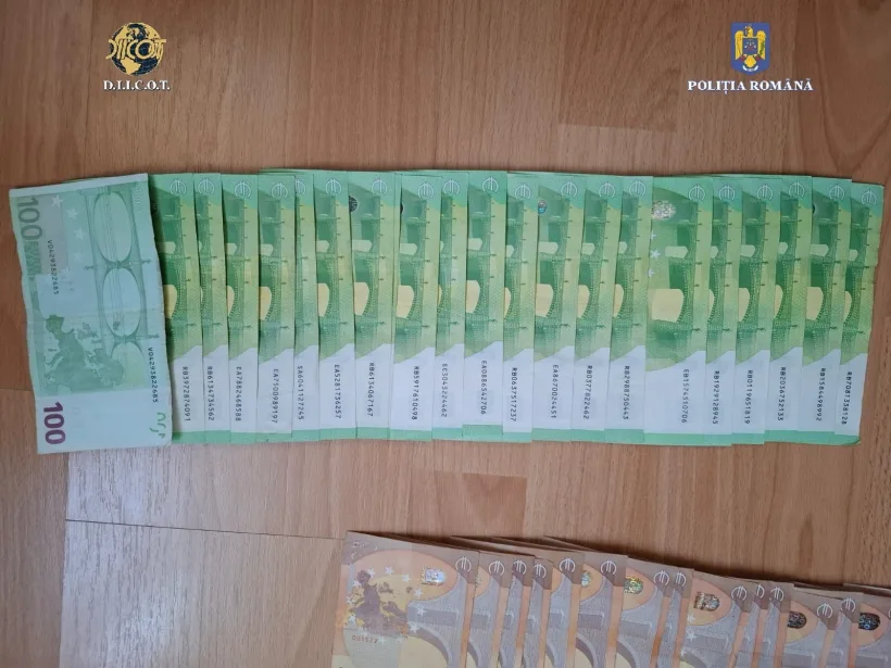 O femeie și doi bărbați, arestați preventiv pentru trafic de droguri, la Galați
