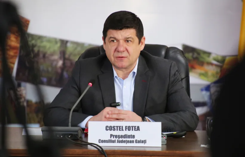 Costel Fotea: Se lucrează la podul de peste râul Bujoru (DJ242B), afectat de inundațiile din toamna anului trecut