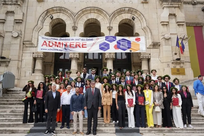 49 de studenți, absolvenți ai Extensiunii Facultății de Medicină și Farmacie (UDJG) de la Enna și-au susținut lucrările de licență