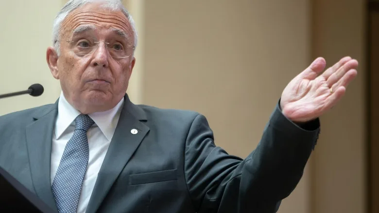 Guvernatorul BNR trage un semnal de alarmă: „Sistemele de securitate sunt esențiale, altfel ne pot bloca rușii plățile”