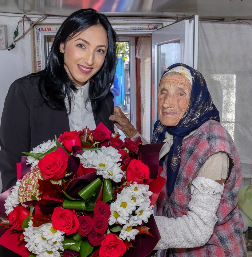 Primăria Galați a premiat o centenară: Tinca Mihu a împlinit 100 de ani