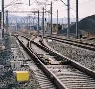 Tânăr de 20 de ani arestat suspectat că ar fi tăiat cabluri feroviare