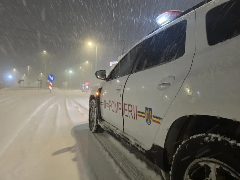 Șoferi surprinși de iarnă pe DJ252H și DJ254, în Galați: autoritățile acționează pentru deblocarea mașinilor