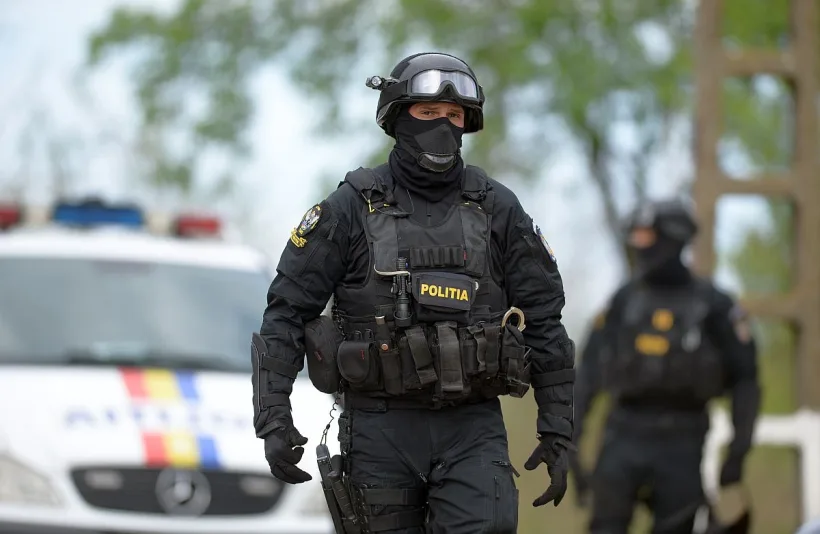 Percheziții în forță în toată țara: 185 de descinderi într-o operațiune uriașă a Poliției
