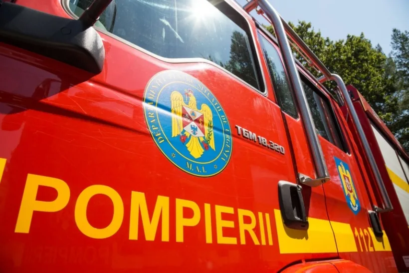 Autospecială ISU Galați, implicată într-un accident pe DN26, la Tulucești
