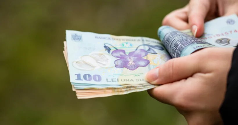 Amenzi de până la 200.000 de lei pentru angajatorii care nu respectă majorarea salariului minim