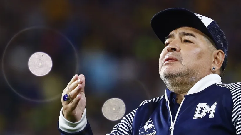 Diego Maradona a fost internat din nou în spital