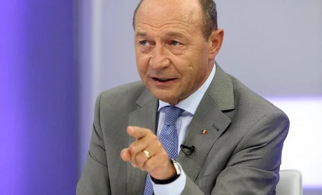 Băsescu, mesaj dur pentru Klaus Iohannis:'Doar așa se mai poate evita un dezastru sanitar'