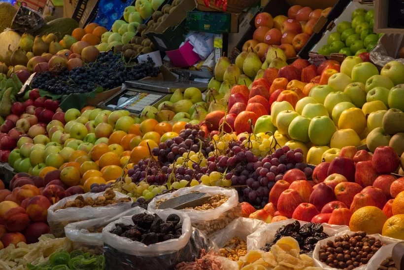 Piețele din România rămân deschise