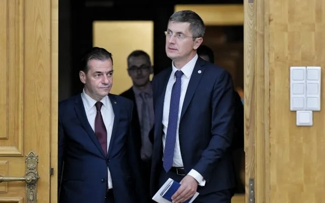 Noi disensiuni între PNL, USR-PLUS și UDMR
