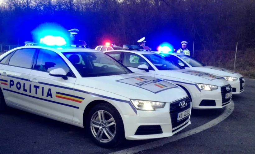 Opt polițiști reținuți pentru că au torturat doi tineri: „Le-au pus cătușe, i-au lovit cu bastoanele, cu pumnii şi picioarele”