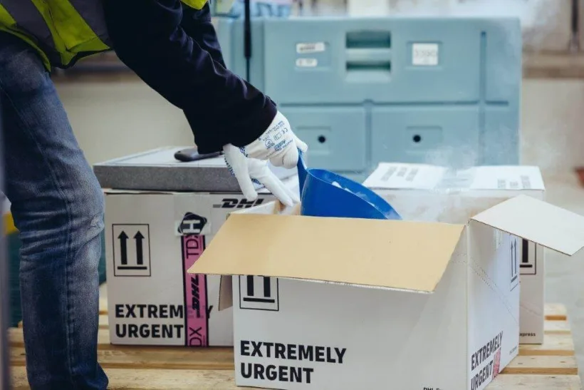 Producătorul vaccinului  AstraZeneca monitorizat riguros de UE prin mecanismul de control al exporturilor