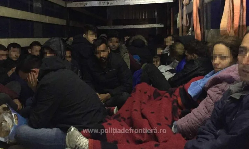 Că sunt afgani sau altă naţie, nimeni nu fuge de bine din locul de baştină!
