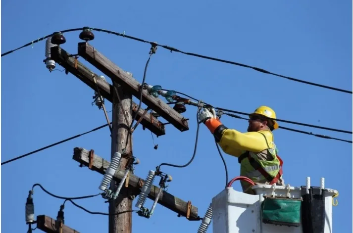 Electrica Furnizare va prelua consumatorii care rămân fără furnizor în septembrie