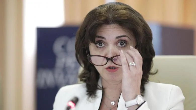 Află cum va fi încheiată situația școlară a elevilor care nu pot face lecții online