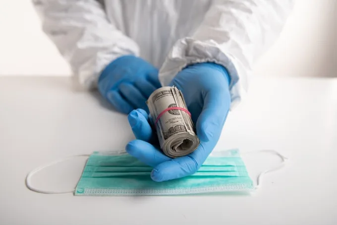 Bani nerambursabili pentru firmele afectate de epidemie, inclusiv pentru cele fără salariați, cu un singur asociat