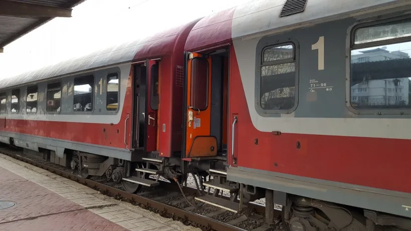 Călători de tren transbordați cu mijloace auto, pe ruta Cluj Napoca - Galați