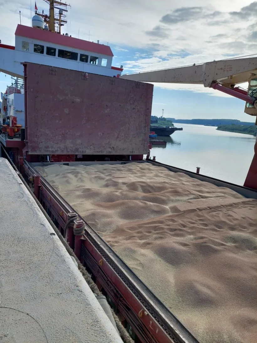 Prima navă cu grâu din Ucraina transportat în Galați pe calea ferată pleacă marți din Port Docuri