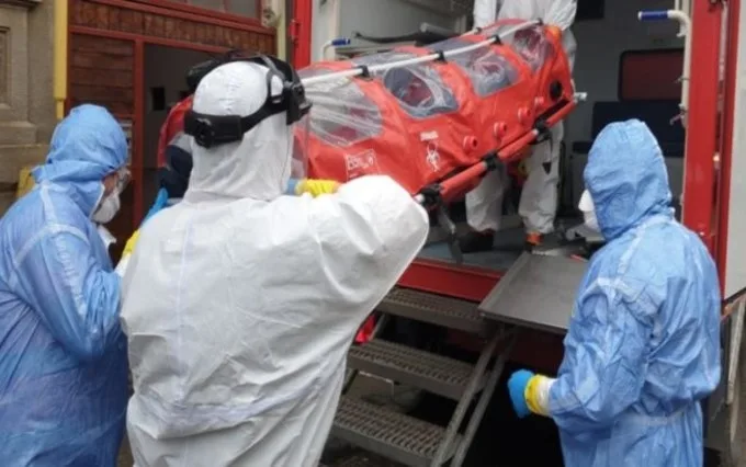 Numărul de cazuri noi de COVID-19 rămâne îngrijorător de mare