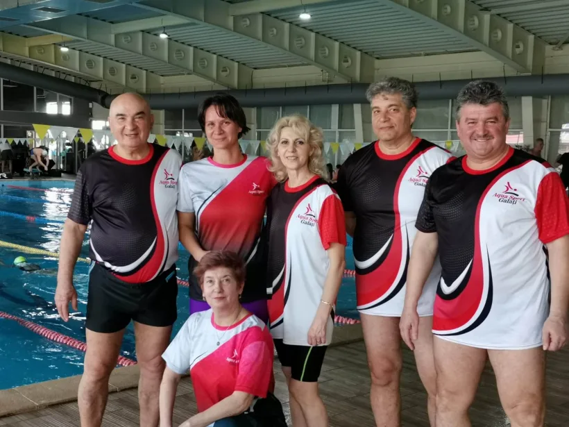 Salbă de 15 medalii de aur, argint şi bronz pentru înotătorii masters de la Aqua Sport Galaţi