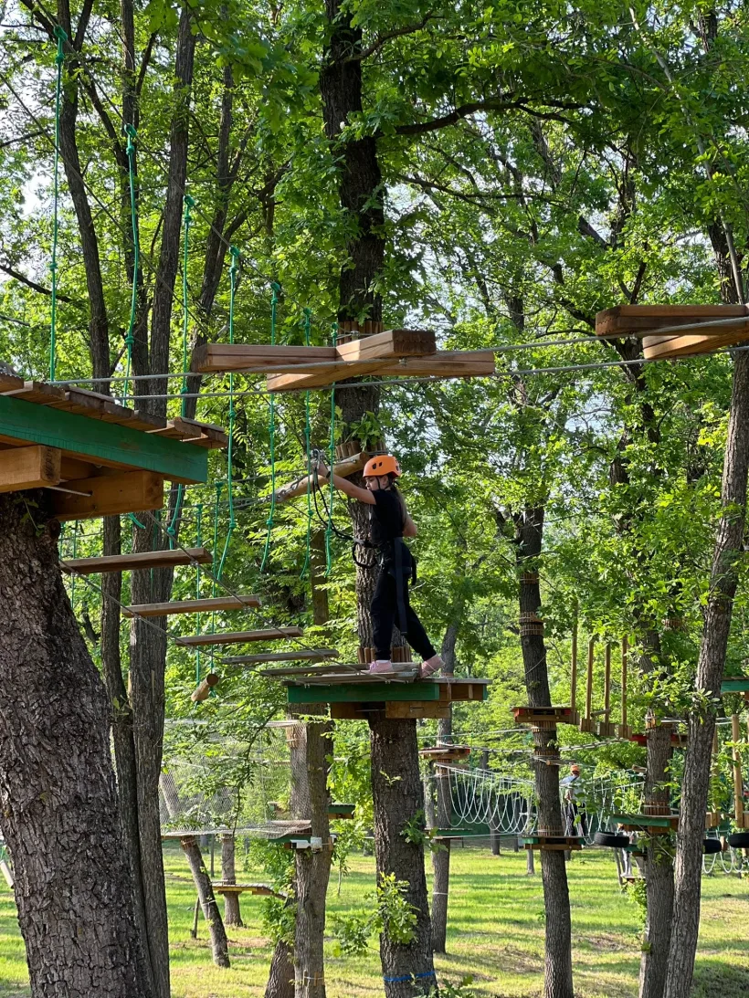 De 1 Iunie, petrecere pentru copii în Parcul de Aventură ”EscapeLand” din Pădurea Gârboavele