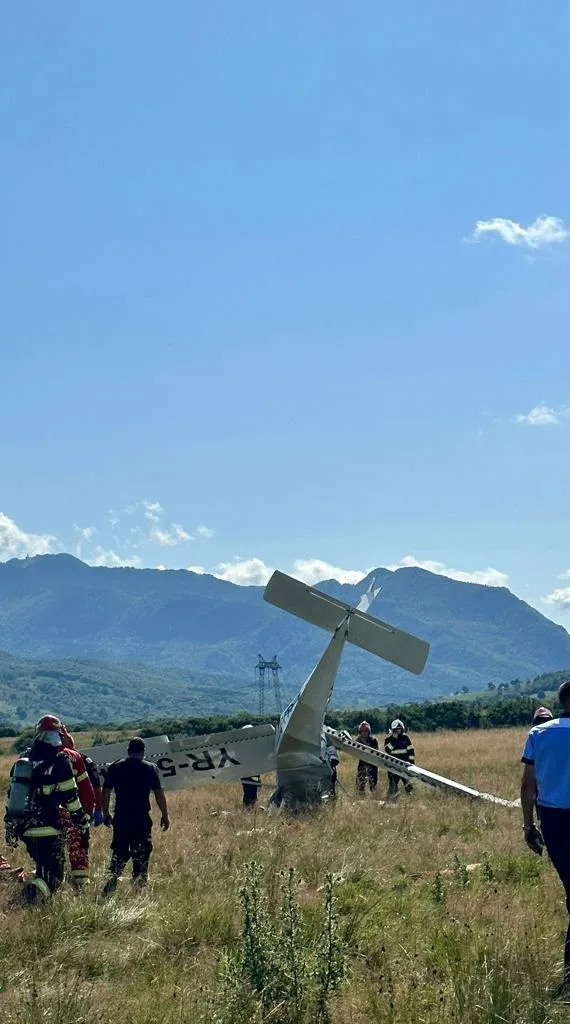 Un avion de mici dimensiuni s-a prăbușit în județul Brașov