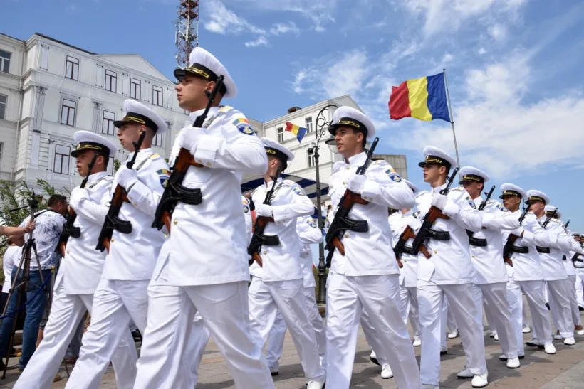 Invitație la bordul navelor de luptă, de Ziua Porților Deschise în porturile militare