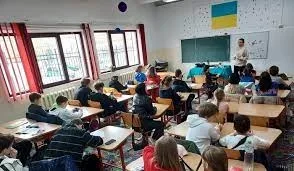 Copiii refugiaților ucraineni din România au început școala alături de cei rămași acasă